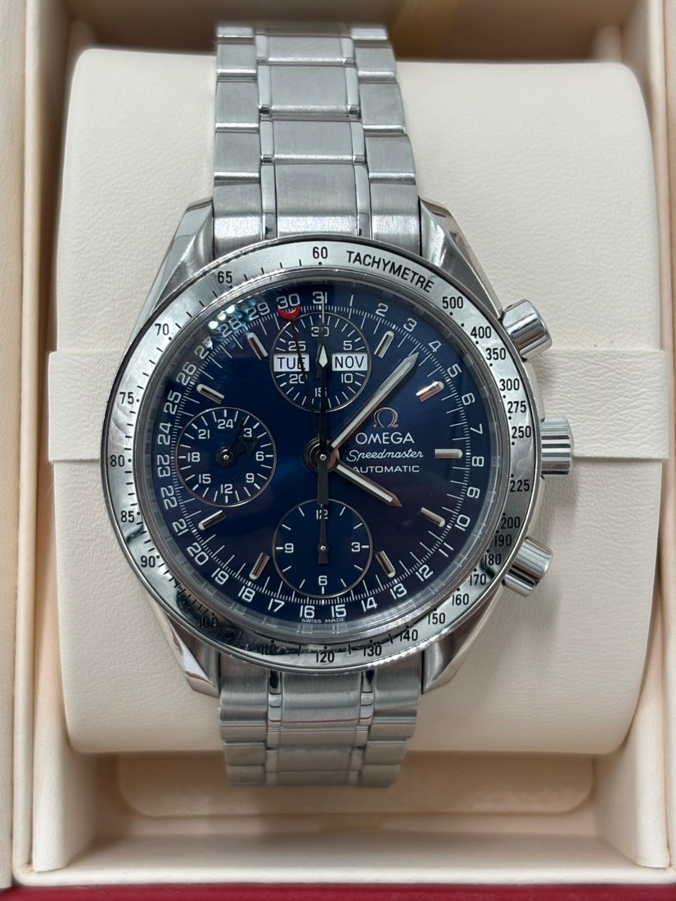 Omega Speedmaster Day - Date – Chronograph - Ref. 3523.80.00 - Automatik - Blaues Zifferblatt - 39 mm - Top - Zustand | - YourNextWatch